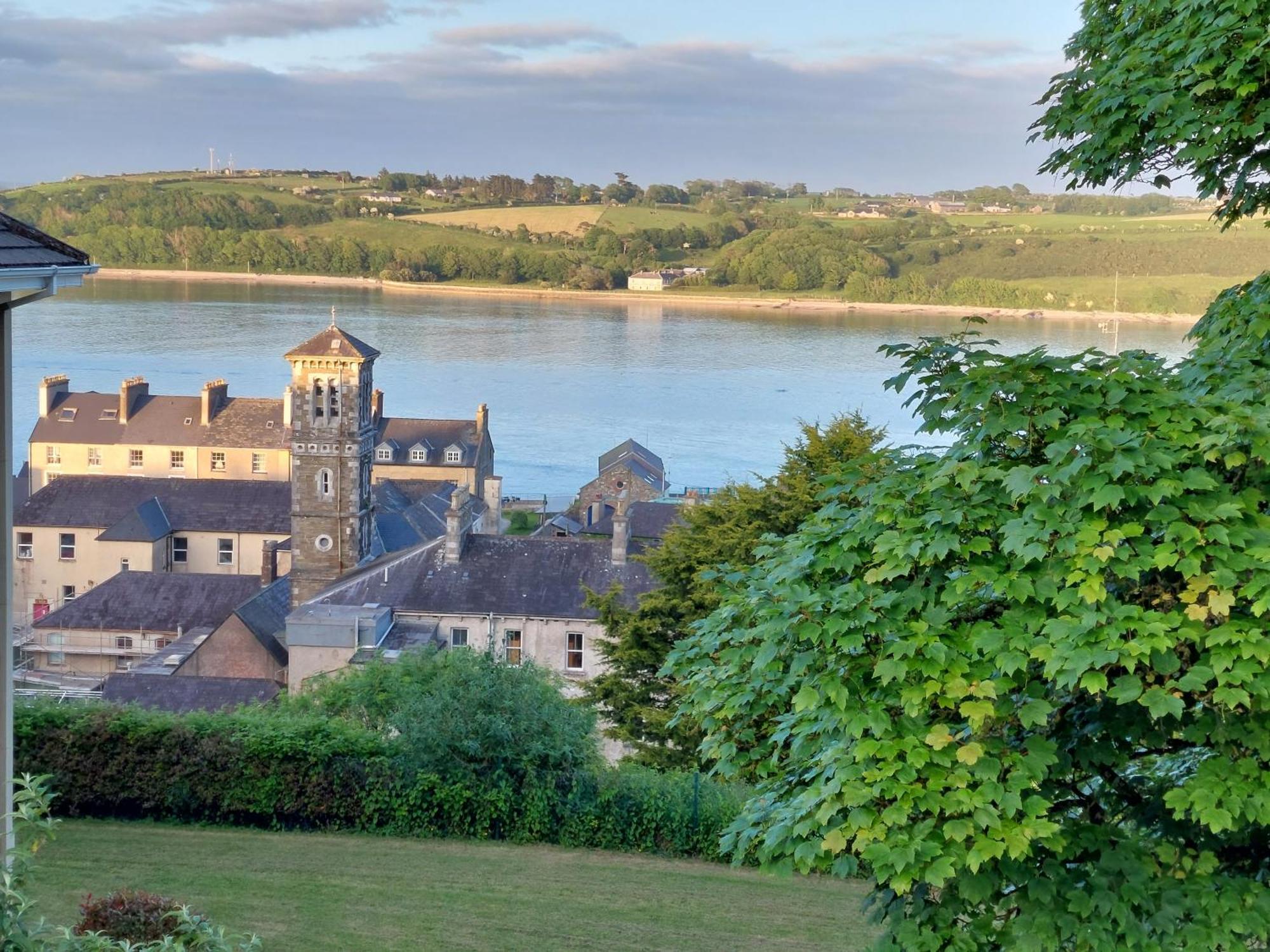 Sea Whispers - My Charming Costal Retreat In Youghal Εξωτερικό φωτογραφία