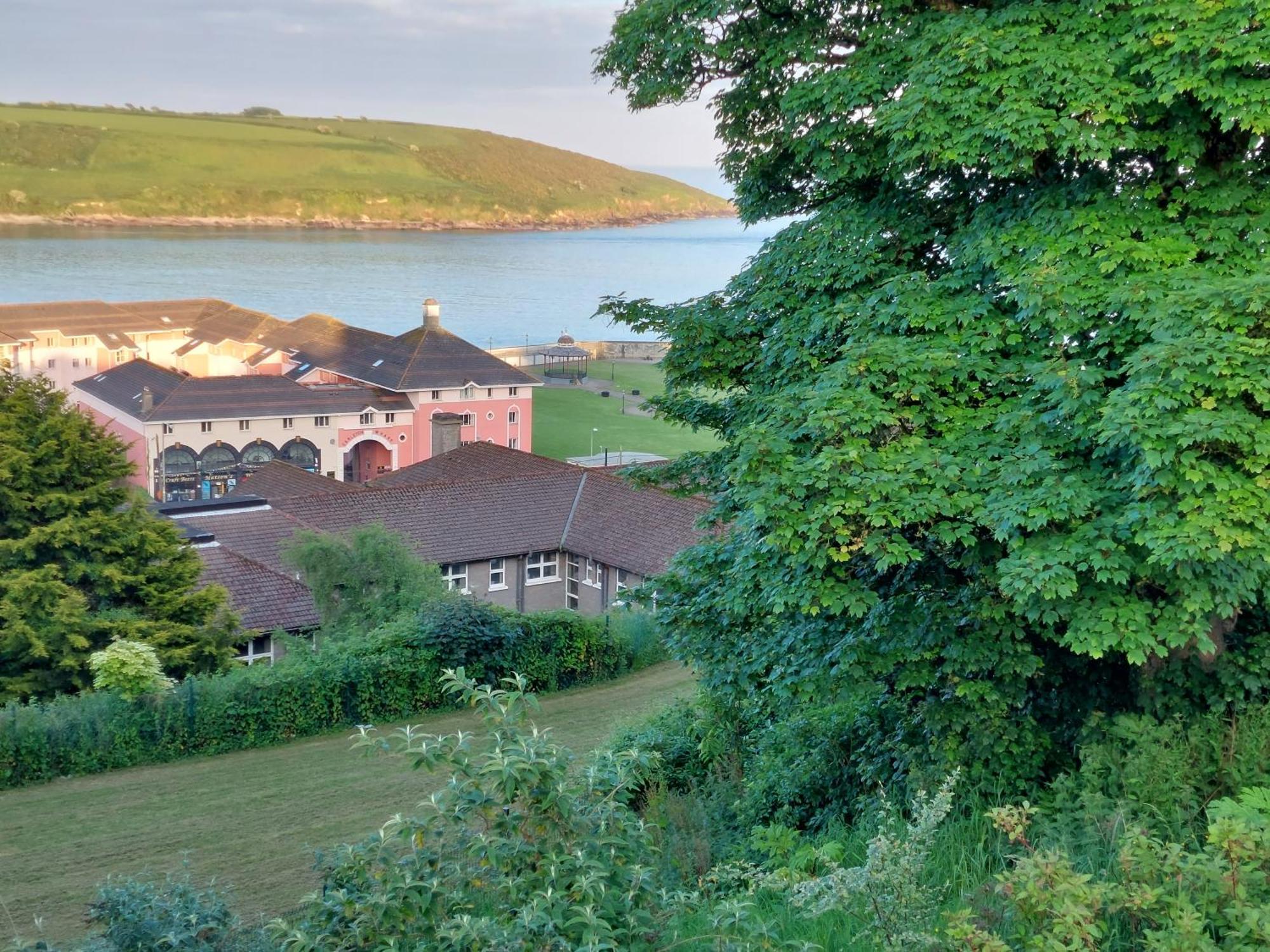 Sea Whispers - My Charming Costal Retreat In Youghal Εξωτερικό φωτογραφία