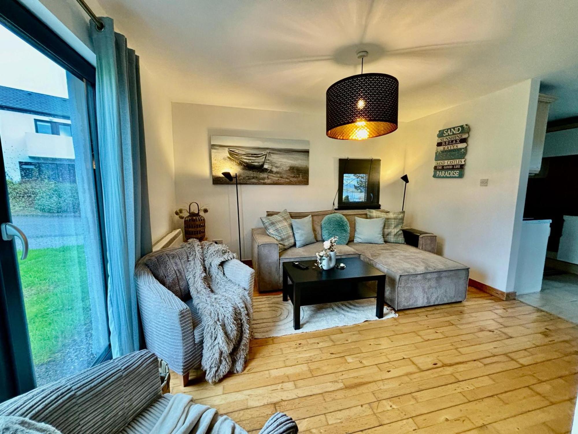 Sea Whispers - My Charming Costal Retreat In Youghal Εξωτερικό φωτογραφία