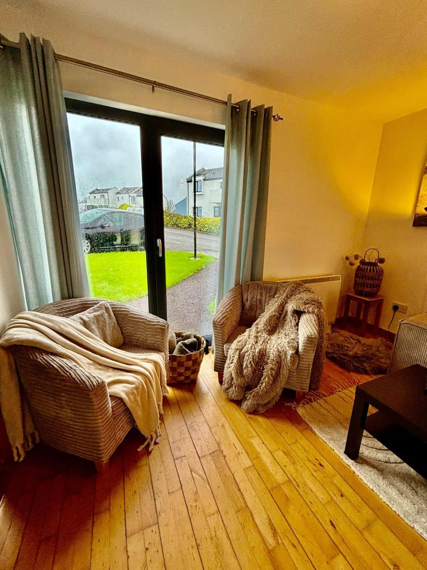 Sea Whispers - My Charming Costal Retreat In Youghal Εξωτερικό φωτογραφία